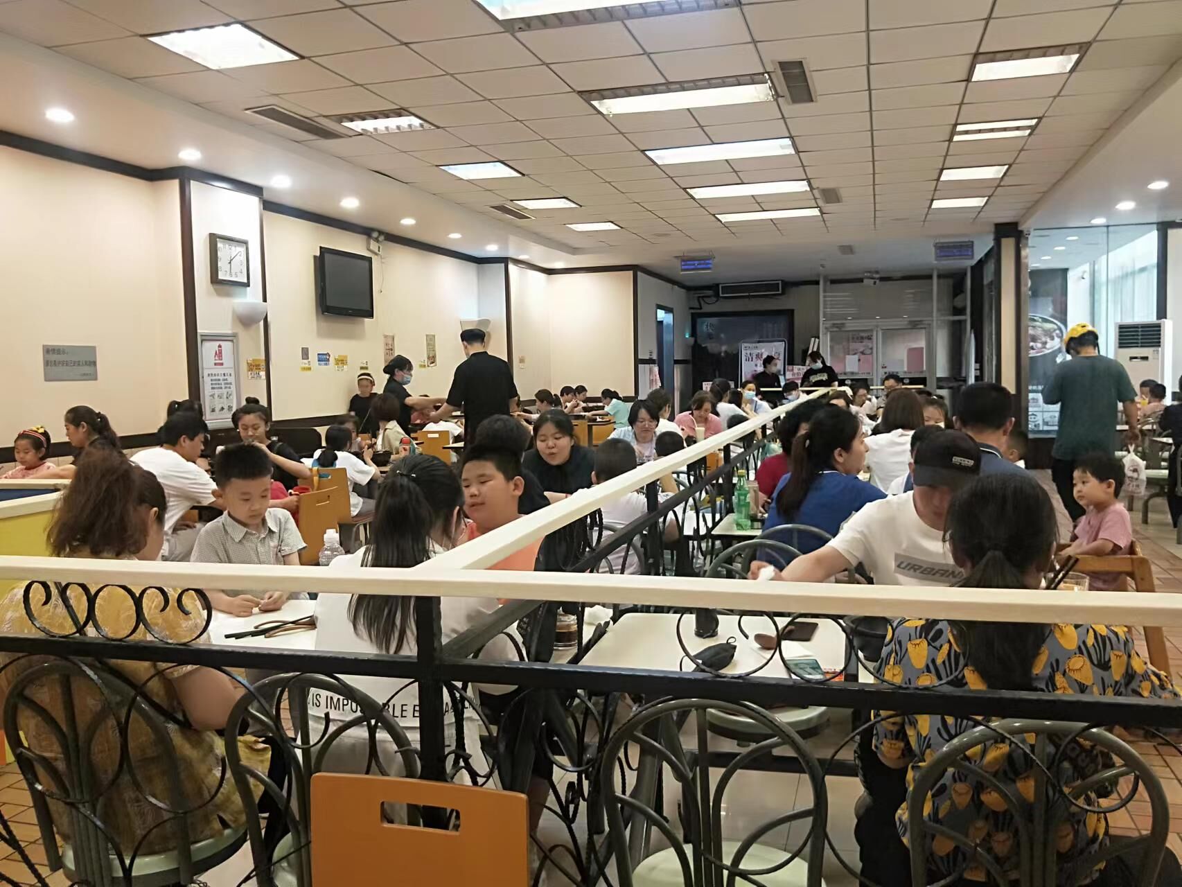 公司擁有強(qiáng)大的研發(fā)中心， 配有專業(yè)研發(fā)工程師，研發(fā)中心擁有完備的人才結(jié)構(gòu)，并本著企業(yè)標(biāo)準(zhǔn)高于國家標(biāo)準(zhǔn)的原則，為公司產(chǎn)品、客戶定制產(chǎn)品的研發(fā)保駕護(hù)航。產(chǎn)品質(zhì)咨詢線：0537-3630366